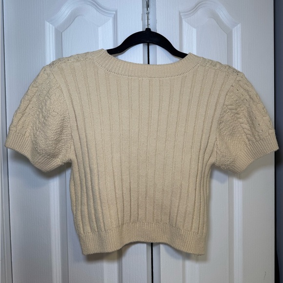 Free People - Casual Preppy Warm Cropped Cream Cable Knit Short Sleeve Sweater - Picture 3 of 7